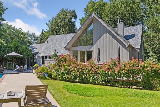 4004 Roanoke Circle, Golden Valley, MN 55422