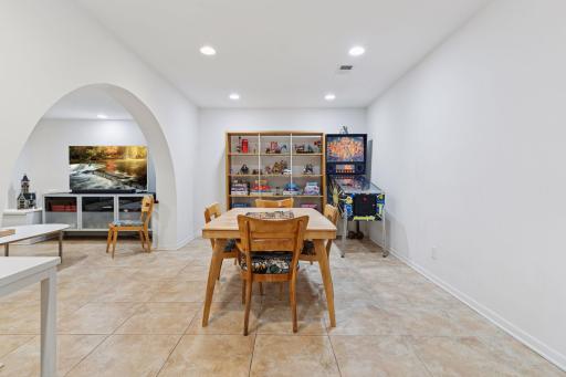 4004 Roanoke Circle, Golden Valley, MN 55422