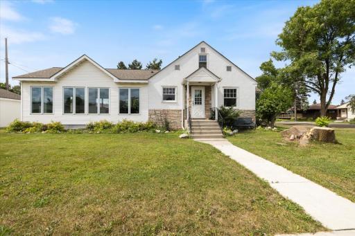 802 6th St S, Virginia, MN 55792