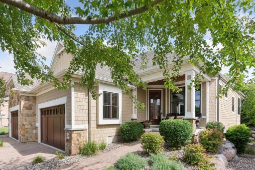 Welcome to 25 Riley Ridge! Impeccable property and ready to move in!