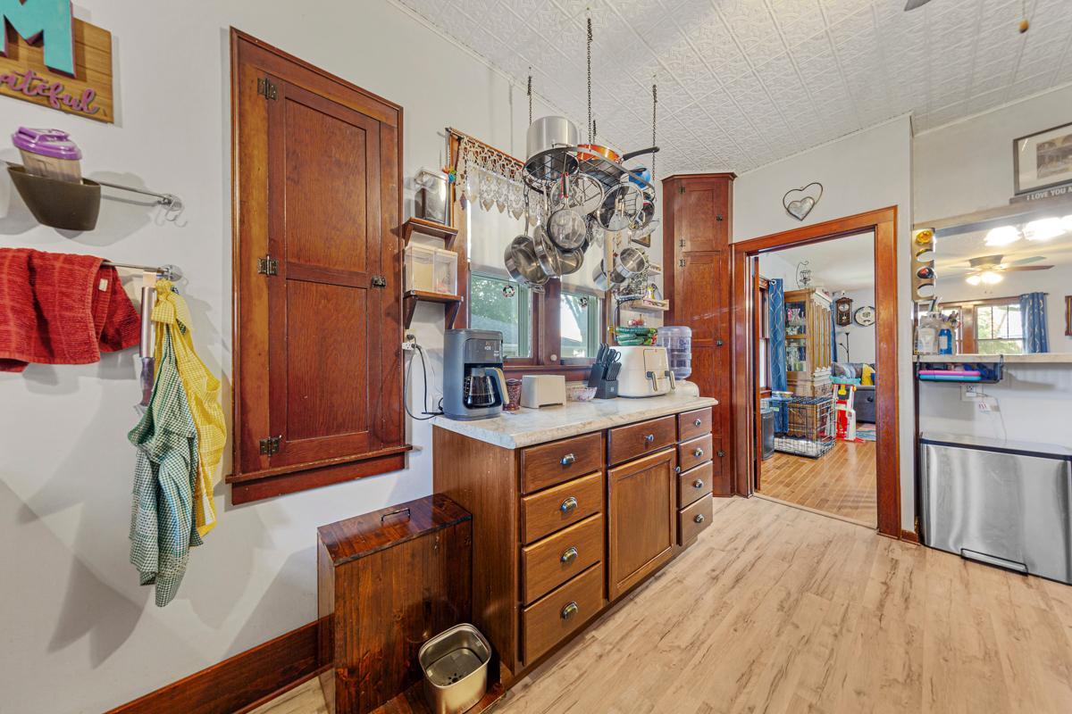 14 Kitchen.jpg