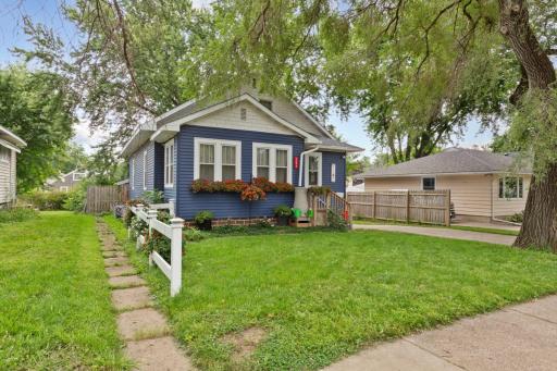 207 9th Avenue SW, Faribault, MN 55021