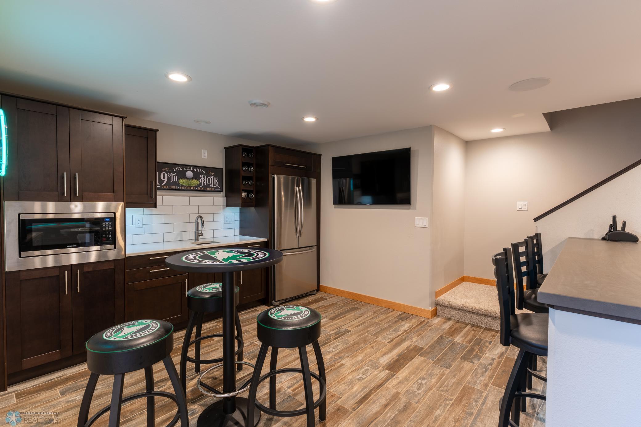 Basement Wet Bar 2