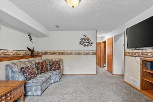 809 4th Street NE, Kasson, MN 55944