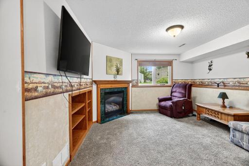 809 4th Street NE, Kasson, MN 55944