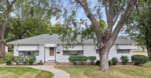 6000 Girard Avenue N, Minneapolis, MN 55430