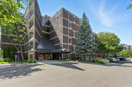 7220 York Avenue S, 504, Minneapolis, MN 55435