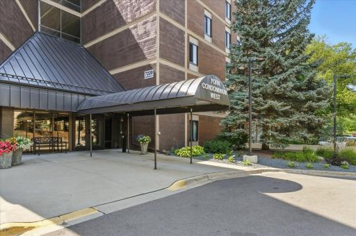 7220 York Avenue S, 504, Minneapolis, MN 55435