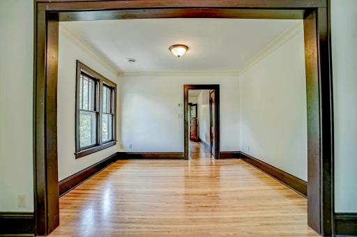 445 Lexington Parkway S, Saint Paul, MN 55105