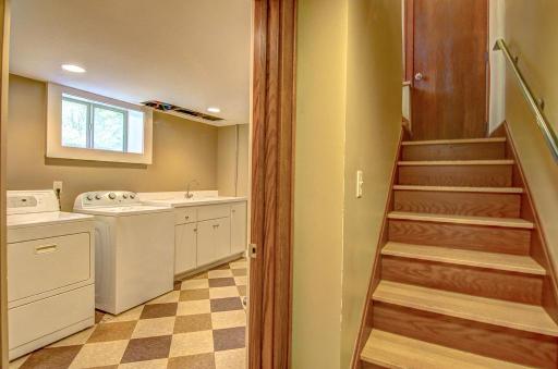 445 Lexington Parkway S, Saint Paul, MN 55105