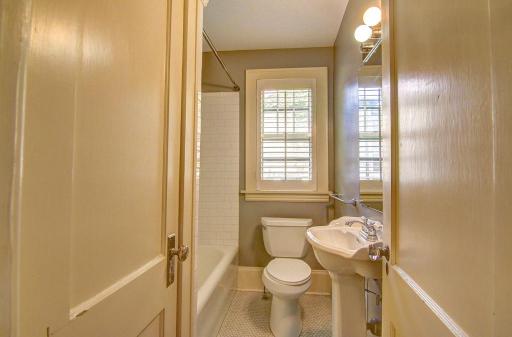 445 Lexington Parkway S, Saint Paul, MN 55105