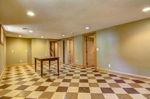 445 Lexington Parkway S, Saint Paul, MN 55105
