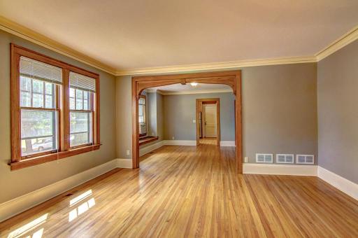 445 Lexington Parkway S, Saint Paul, MN 55105