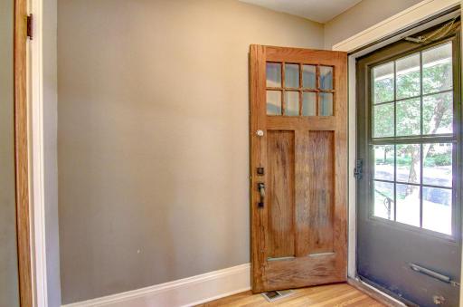 445 Lexington Parkway S, Saint Paul, MN 55105