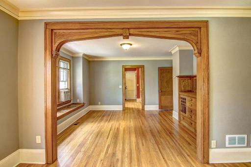 445 Lexington Parkway S, Saint Paul, MN 55105