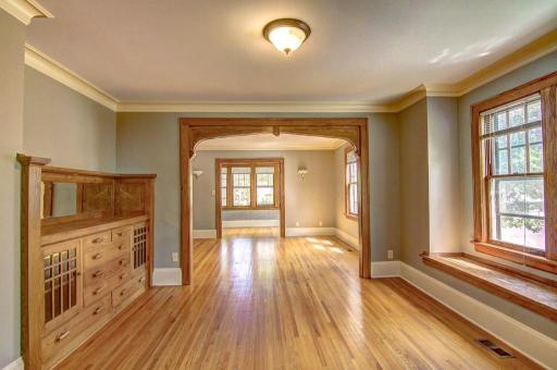 445 Lexington Parkway S, Saint Paul, MN 55105