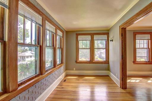 445 Lexington Parkway S, Saint Paul, MN 55105