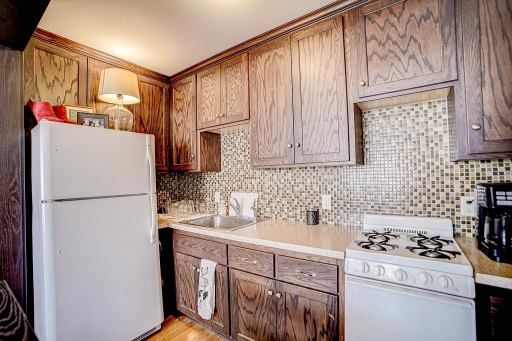 445 Lexington Parkway S, Saint Paul, MN 55105