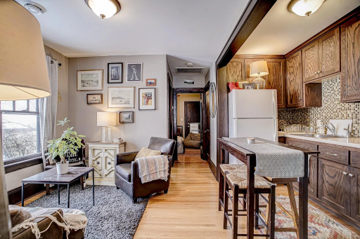 445 Lexington Parkway S, Saint Paul, MN 55105