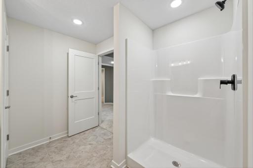 2007 6th Street N, Saint Paul, MN 55109
