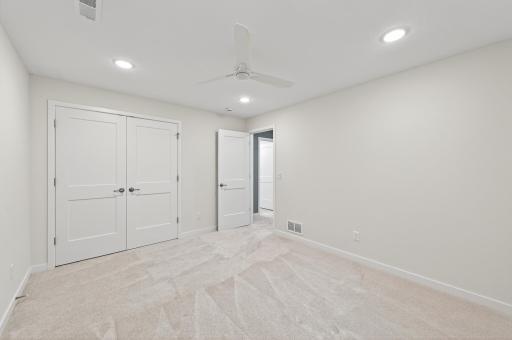 2007 6th Street N, Saint Paul, MN 55109