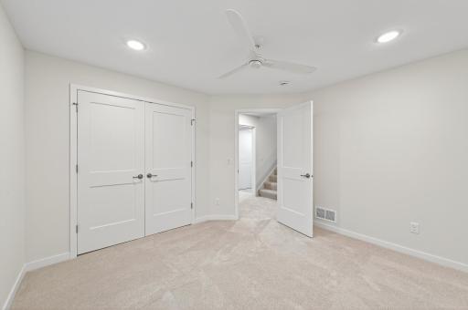 2007 6th Street N, Saint Paul, MN 55109