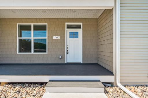 2007 6th Street N, Saint Paul, MN 55109