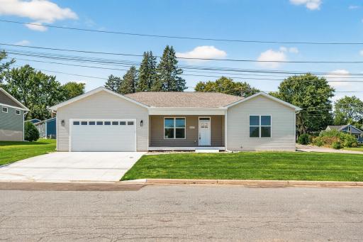 2007 6th Street N, Saint Paul, MN 55109