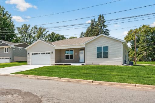 2007 6th Street N, Saint Paul, MN 55109