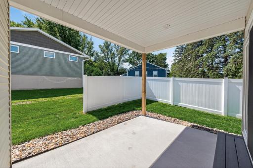 2007 6th Street N, Saint Paul, MN 55109