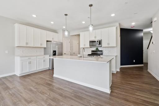 11279 Crestbury Drive, Woodbury, MN 55129