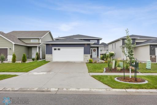 6542 27th Street S, Fargo, ND 58104