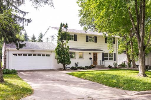 2124 Hoyt Avenue W, Saint Paul, MN 55108