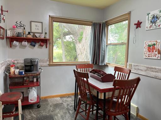651 River Road, Windom, MN 56101