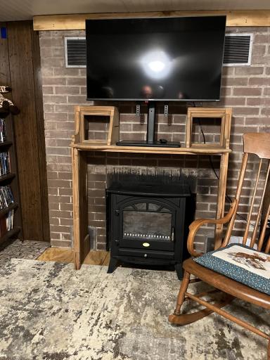 651 River Road, Windom, MN 56101