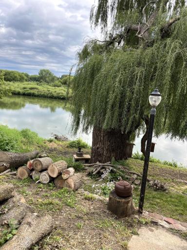 651 River Road, Windom, MN 56101