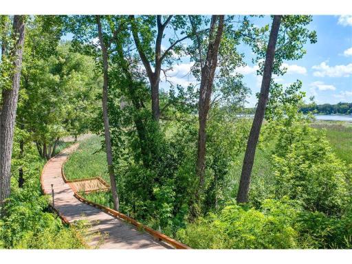 2817 Victoria Street N, Roseville, MN 55113
