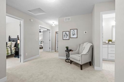 2817 Victoria Street N, Roseville, MN 55113
