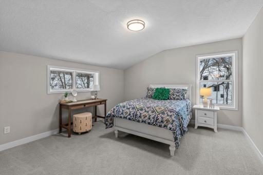 2817 Victoria Street N, Roseville, MN 55113
