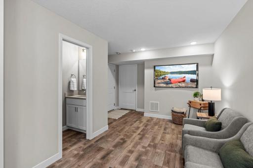 2817 Victoria Street N, Roseville, MN 55113
