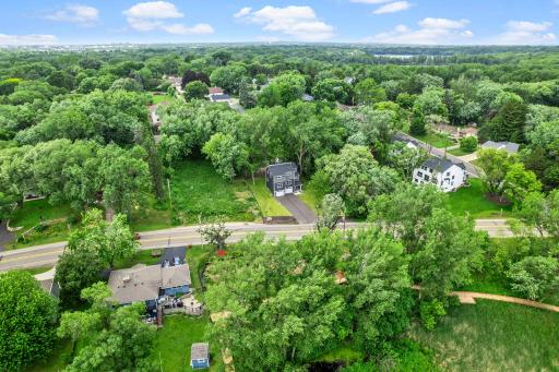2817 Victoria Street N, Roseville, MN 55113