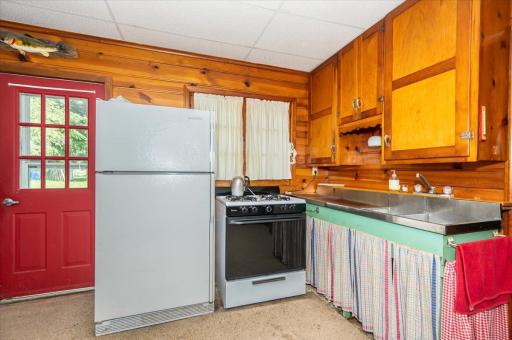 8977 Austin Road, Alborn, MN 55702
