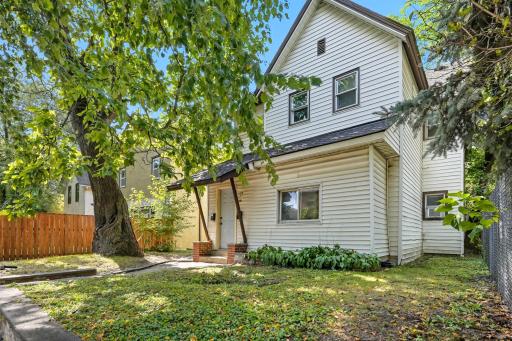 1716 5th St NE - Classic up and down duplex in the heart of the NE Arts District