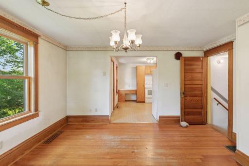 205 Railway Street South - Spacecrafting - 0008.jpg