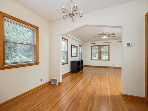 234 Haskell St E West Saint Paul MN 55118 USA-012-021-Dining Room-MLS_Size.jpg