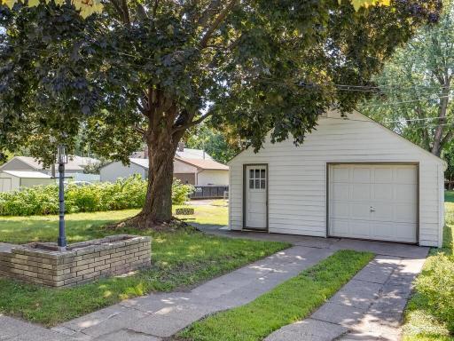 234 Haskell St E West Saint Paul MN 55118 USA-004-022-Garage-MLS_Size.jpg