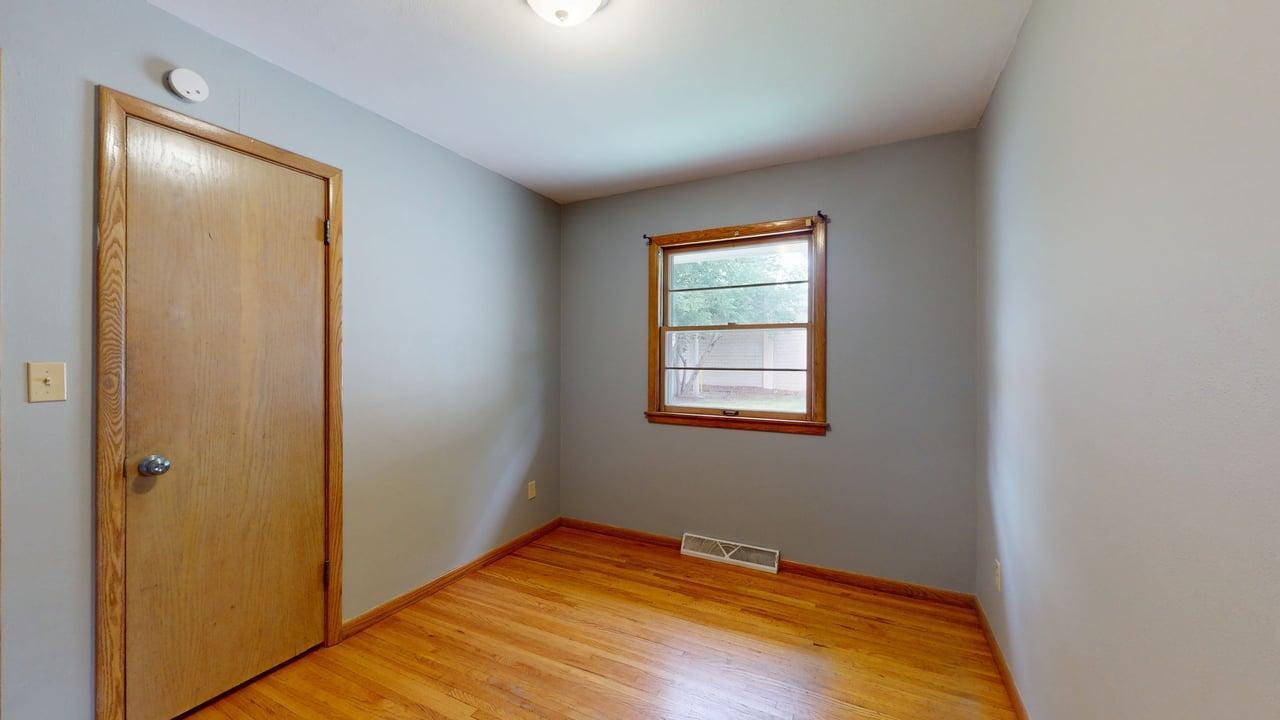 Bedroom 1.jpg