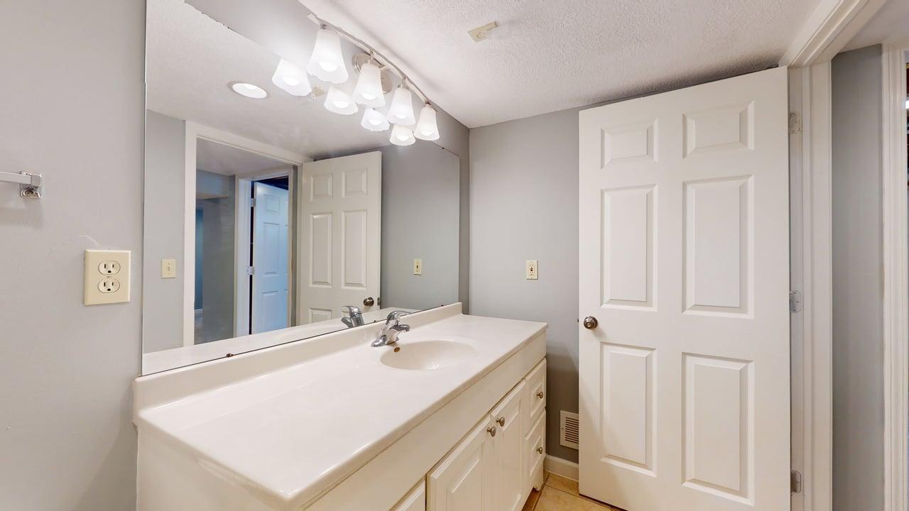 Bath lower.jpg