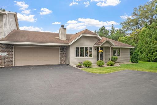5647 Chatsworth Street N, Saint Paul, MN 55126