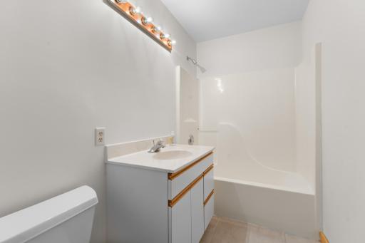 1185 Fairwater Drive, Altura, MN 55910